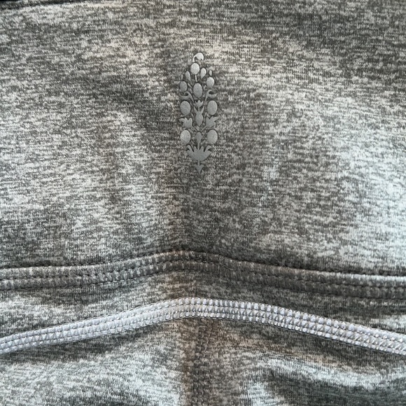 ❄️SOLD❄️- FREE PEOPLE High-Rise 7/8 You're A Peach Leggings SZ. M - Picture 7 of 14